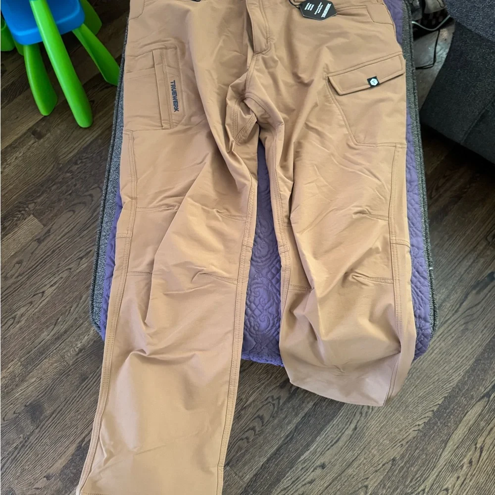 Truewerk Men's Tan Cargo Pants 40W x 32L - Picture 3 of 4